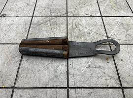Grove GMK 3050 tensioning clamp