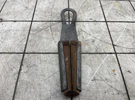 Grove GMK 3050 tensioning clamp