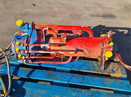 Liebherr LTM 1070-4.1 rotary feed through