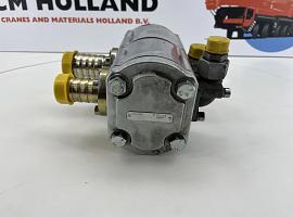 Liebherr LTM 1130-5.1 Two-Stage pump upper
