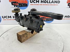 Grove GMK 2035 steering box 