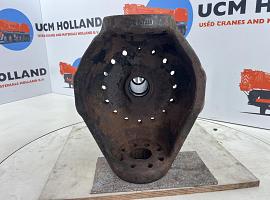 Demag AC 155 steering knuckle 16 holes axle 3
