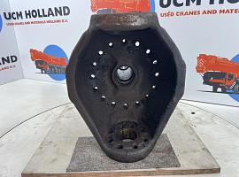 Demag AC 155 steering knuckle 16 holes axle 3