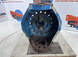 Liebherr LTM 1070 Steering knuckle 16 holes axle 4