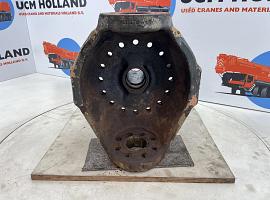 Demag AC 155 steering knuckle 16 holes axle 2