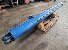 Liebherr LTM 1050-3.1 boom cylinder 