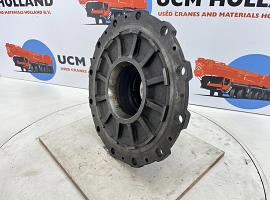 Krupp KMK 3045 Megatrak wheel hub