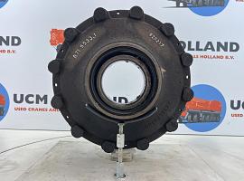 Krupp KMK 3045 Megatrak wheel hub  