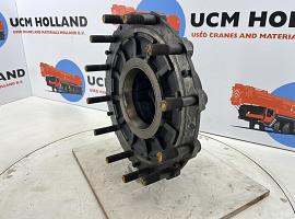 Grove GMK 3050 Megatrak wheel hub