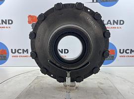 Grove GMK 3050 Megatrak wheel hub