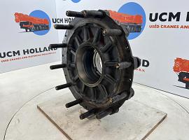 Krupp KMK 3045 Megatrak wheel hub