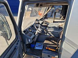 Grove GMK 3055 drivers cabin