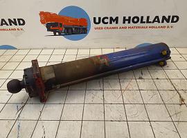 Faun RTF 45 outrigger support cylinder