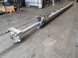 Liebherr LTM 1100-5.2 telescopic cylinder