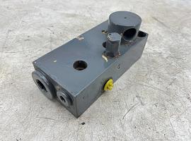 Grove GMK 3050 hand pump (emergency pump)  