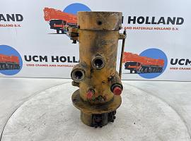 Kato NK 500 Hydraulic swivel