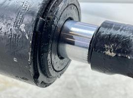 Liebherr LTM 1060-2 Steering cylinder