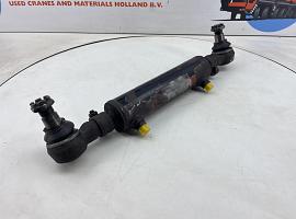 Grove GMK 5100 steering cylinder