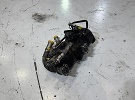 Grove GMK 4090 combination of pump