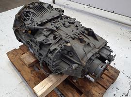 Grove GMK 3055 Gearbox ZF 12 AS 2302