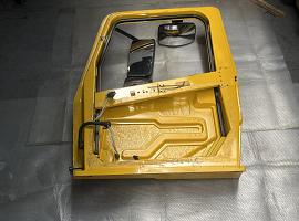 Grove GMK 6300-6400 DOOR RIGHT KGR