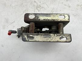 Grove GMK 3055 driver's cab closure