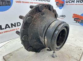 Liebherr LTM 1050-1 wheel hub axle 3  