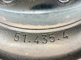 Krupp KMK 2025 wheel hub axle 1