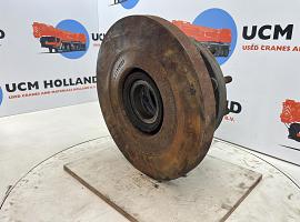 Krupp 70 GMT Wheel hub axle 1