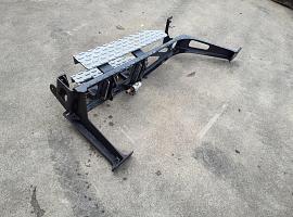 Grove GMK 6400 cabin support with step L