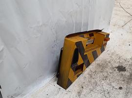 Grove GMK 3050 side step right side