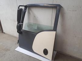 Terex-Demag Challenger cabin door left