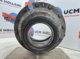 Compact truck CT2 wheel hub with planetary