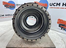 Compact truck CT2 wheel hub with planetary
