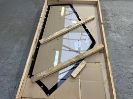 Grove GMK glass side panel