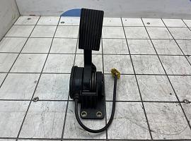 Grove GMK 5130-1 pedal