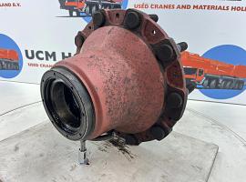 Demag AC 40-1 city wheel hub axle 1