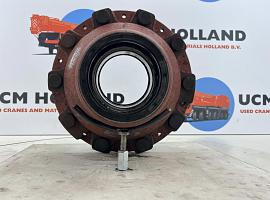 Demag AC 40-1 city wheel hub axle 1