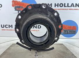 Liebherr LTM 1070-4.1 Wheel hub axle 2