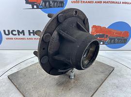 Liebherr LT 1055 Wheel hub axle 2