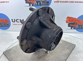 Liebherr LT 1055 Wheel hub axle 2