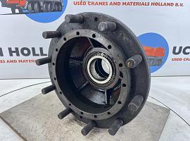 Liebherr LT 1055 Wheel hub axle 1