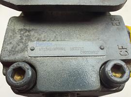 Grove GMK 3055 steering pump