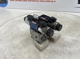 Grove GMK 5220 outrigger valve