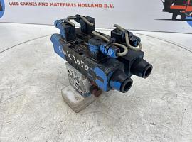Grove GMK 3050 VALVE BLOCK SUPPORT