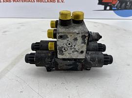 Grove GMK 3055 outrgger Valve block 