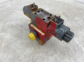 Grove GMK 3050 valve plate separate steering system