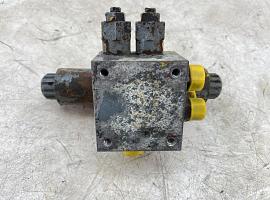 Grove GMK 3050 valve plate separate steering system