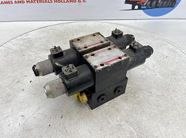 Faun ATF 60-4 Outrigger valve