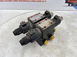 Faun ATF 60-4 Outrigger valve